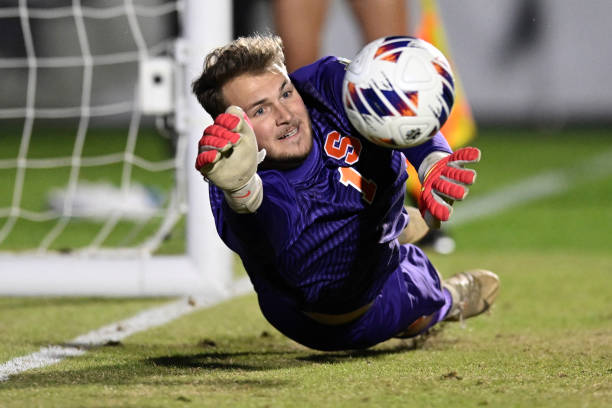 特别是在由 特别是在由