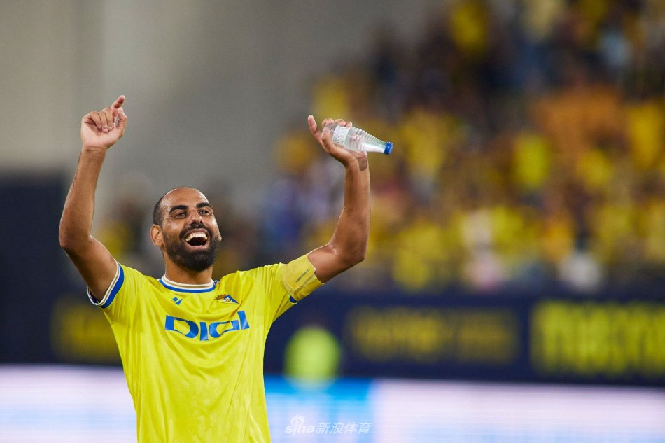 这使得他成 这使得他成